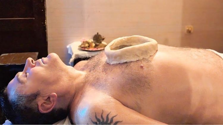 Experiencing an Ayurvedic Spa Treatment - Thiruvananthapuram - India