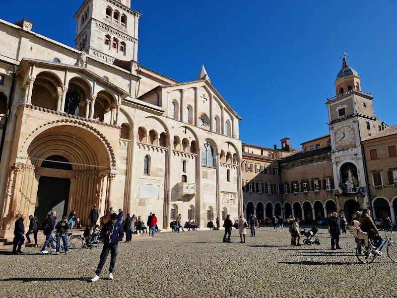 Explore the Modena Cathedral and Piazza Grande