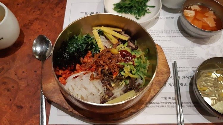 Try Jeonju Bibimbap at a traditional restaurant - Jeonju - South Korea