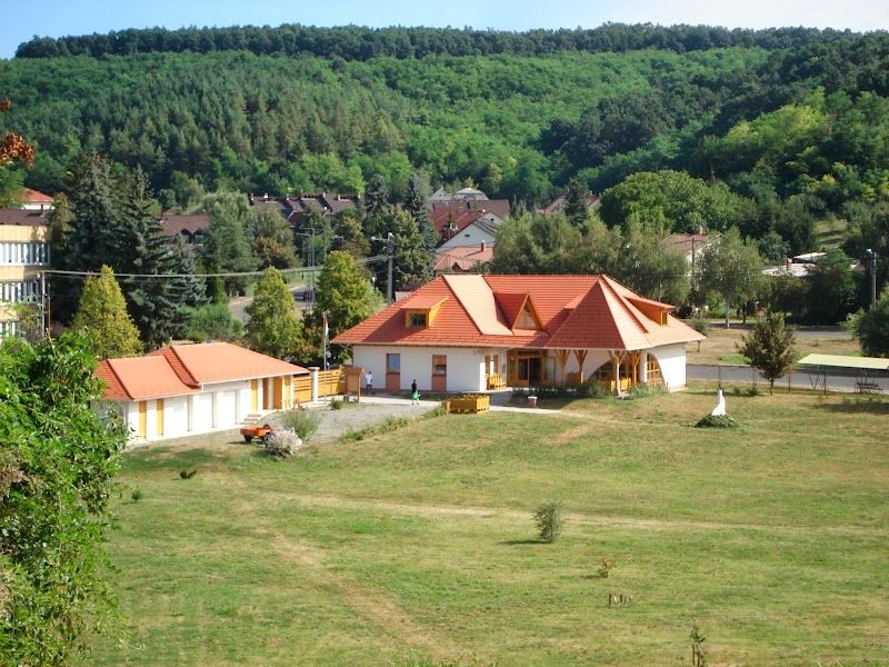 Baglyaskő Castle Nature Reserve Visitor Center