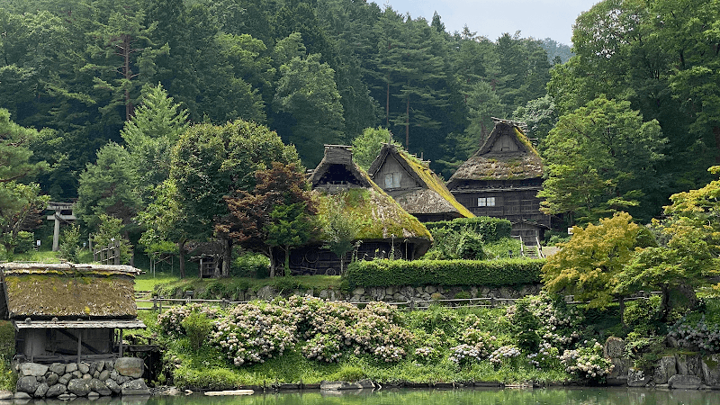 Exploring the Hida Folk Village (Hida no Sato)