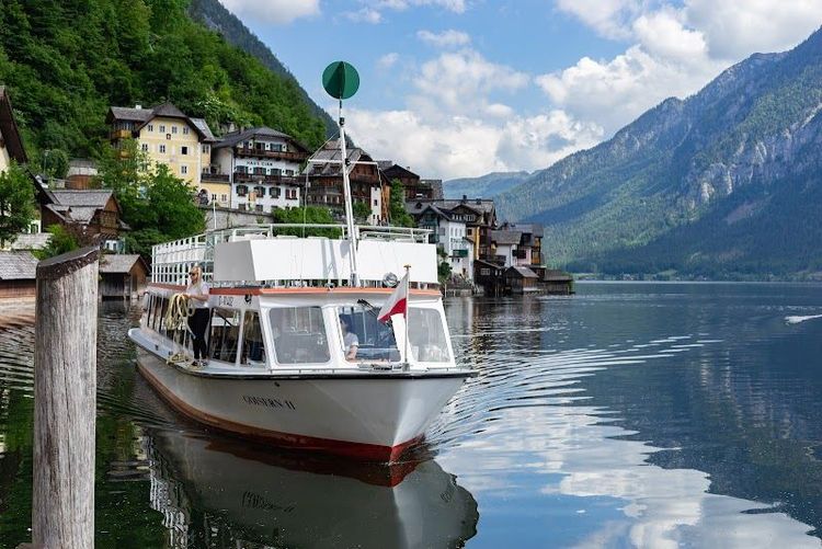 Take a scenic boat ride on Lake Hallstatt - Hallstatt - Austria