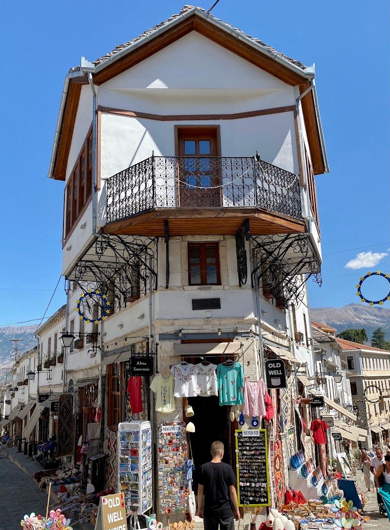 Visit the Gjirokastër Bazaar