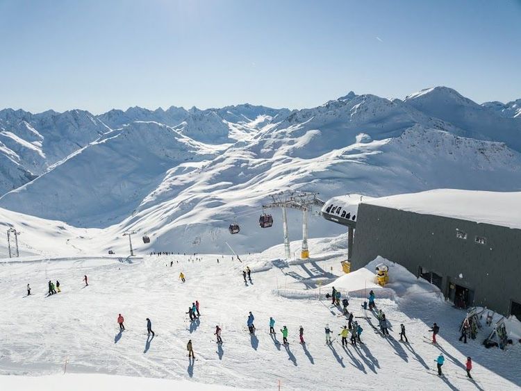 Skiing and Snowboarding at SkiArena Andermatt-Sedrun - Andermatt - Switzerland
