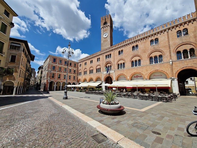 Explore the Historic City Center, Treviso