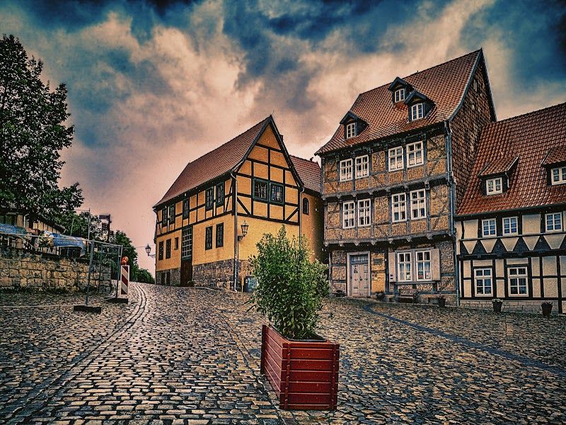 Explore the Quedlinburg Old Town (Altstadt)