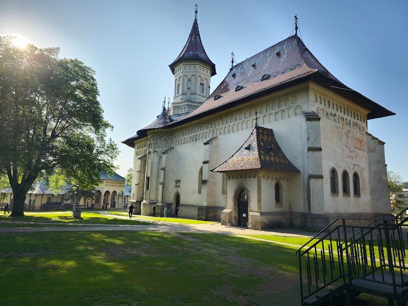 Discover Saint John the New Monastery (Mănăstirea Sfântul Ioan cel Nou)
