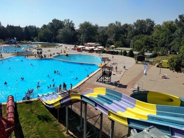 Stroll through Neptun Public Baths and Park - Arad - Romania