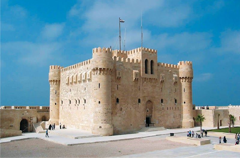 Explore the Citadel of Qaitbay