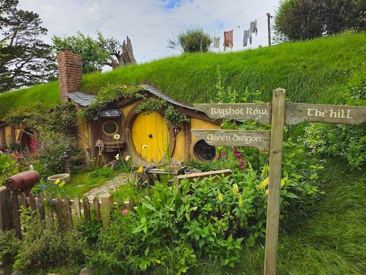 Hobbiton Movie Set Tours - Matamata - New Zealand