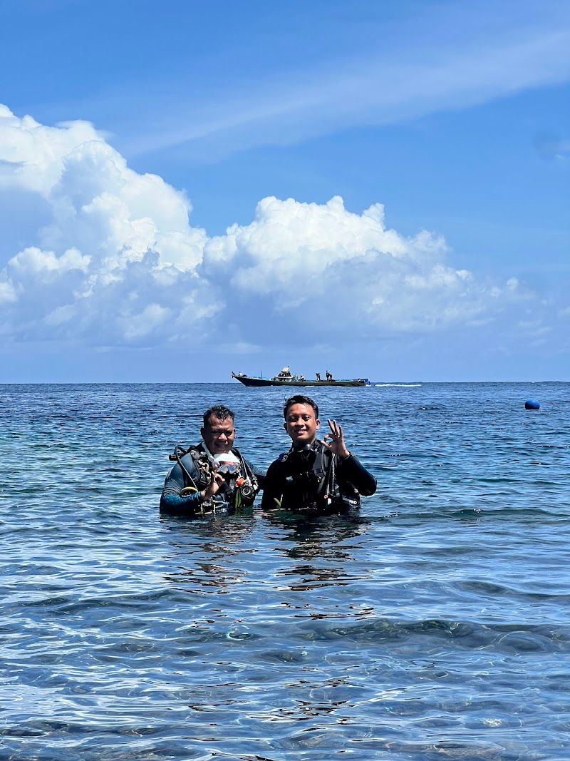 Snorkeling at Lava Flow
