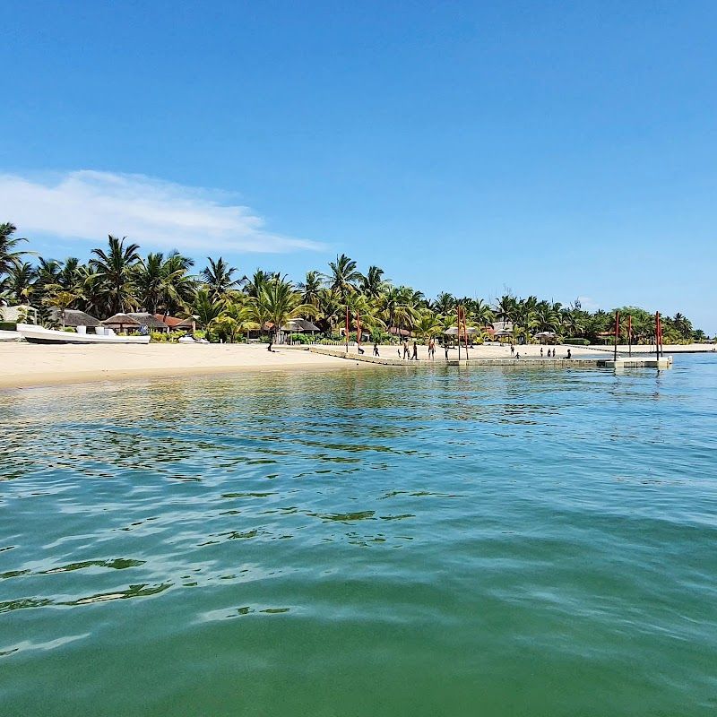 Explore Ilha do Mussulo