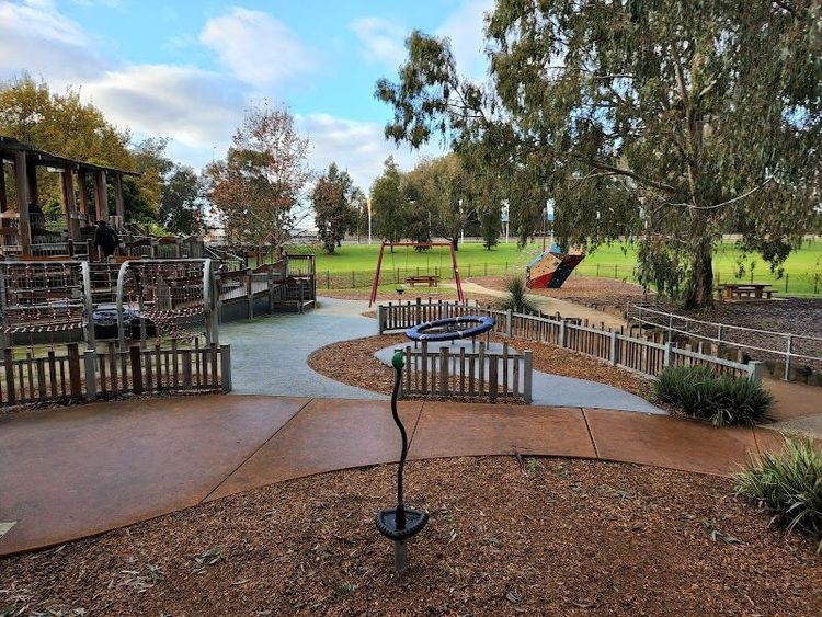 Oddies Creek Park - South Albury - Australia