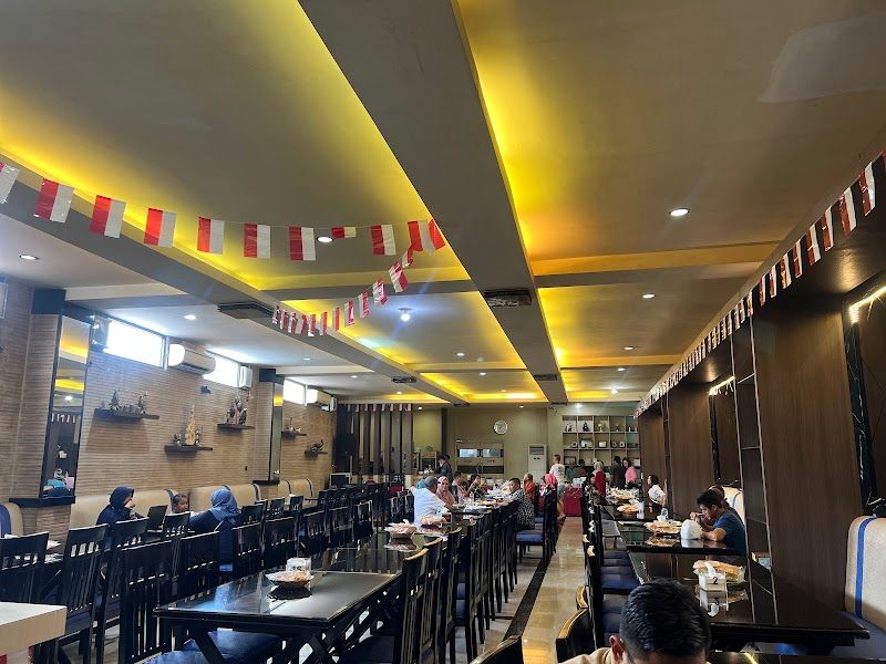 Royal's Resto and Cafe