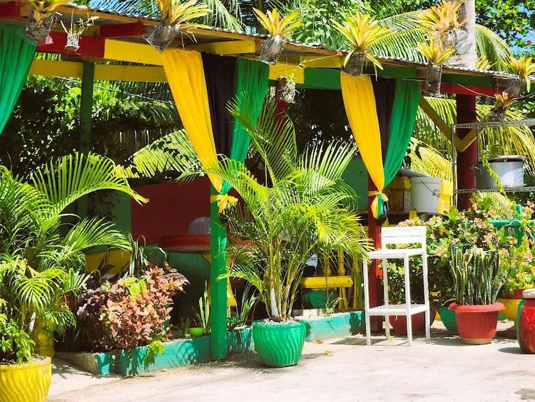 Nicey's Fish Pot - Ocho Rios - Jamaica