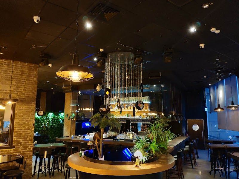 5th Avenue Restaurant