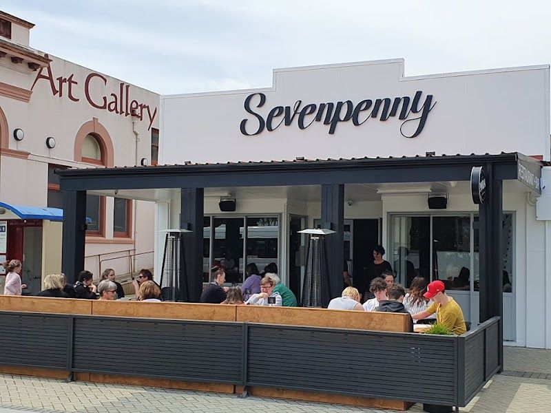 Ali's Eating & Drinking