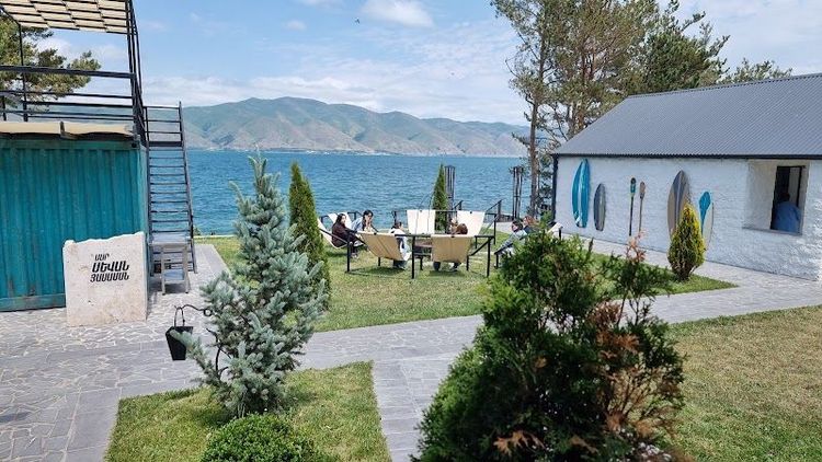 Kambak Sevan Restaurant