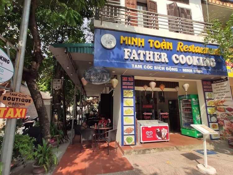 Minh Toan Restaurant Father Cooking