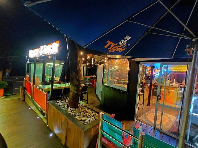 TIPSY OYSTER - Paihia - New Zealand