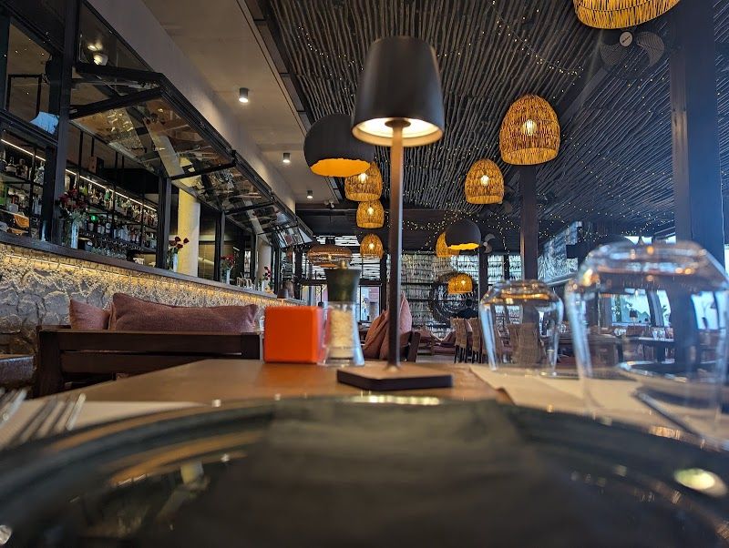 SeaNatra Lounge Bar Restaurant