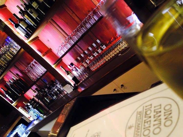 Oinopantopoleion - Kalamata - Greece