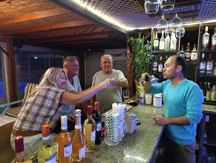 Down The Hill Restaurant And Bar - Bahçeli - Turkey