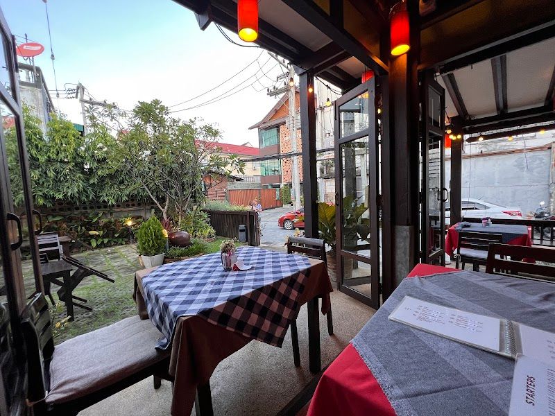 Dash! Restaurant and Bar