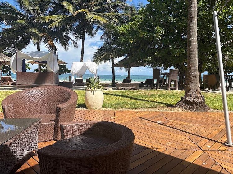 Sails Beach Bar & Restaurant - Mombasa - Kenya
