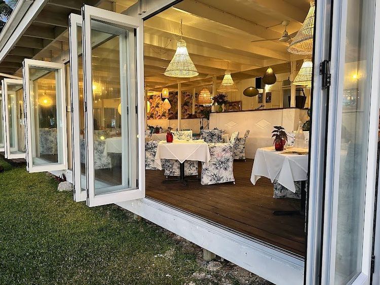 Tamarind House Restaurant Ukulele Bar - Avarua - Cook Islands