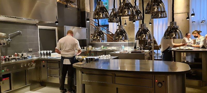 The Table Kevin Fehling