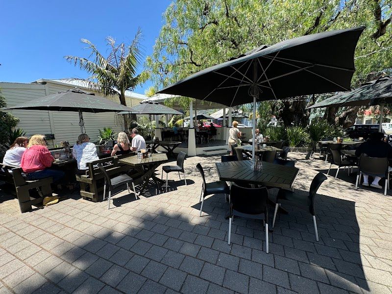 Pepper Tree Restaurant and Bar