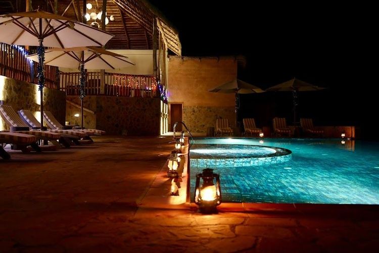 Zaina Lodge Restaurant - Mole National Park - Ghana