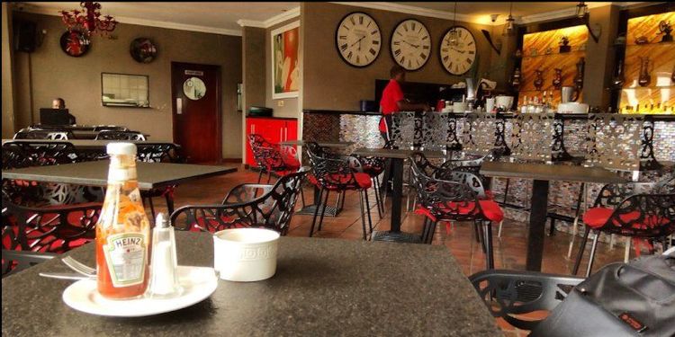 Moca Loca Coffee & Lounge