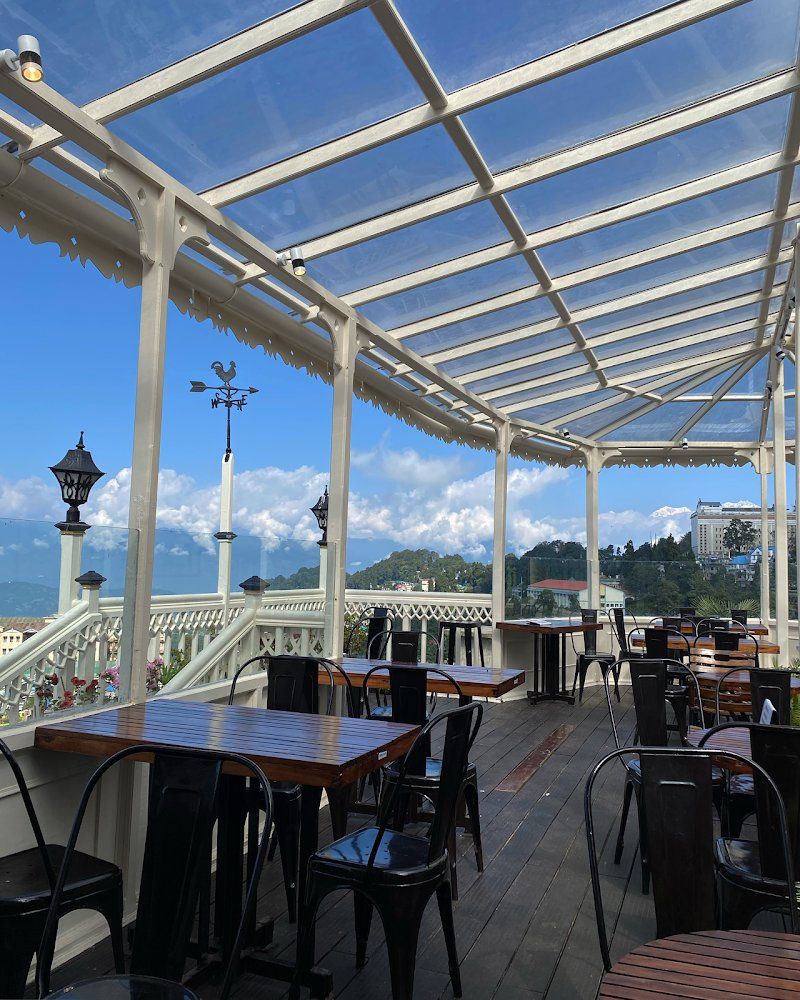 Glenary's Restaurant & Bar