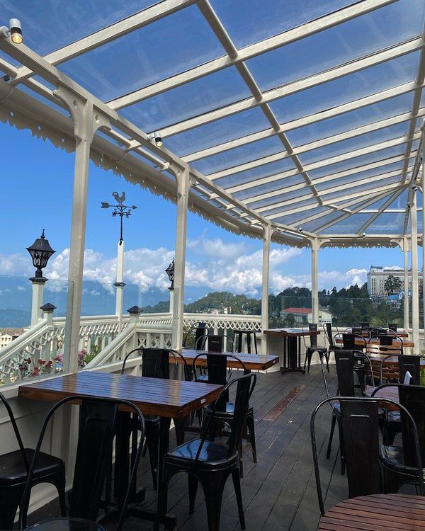 Glenary's Restaurant & Bar - Darjeeling - India
