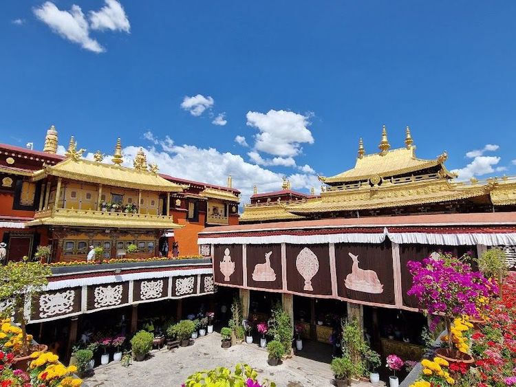 Jokhang Temple - Lhasa - China - Booked ai