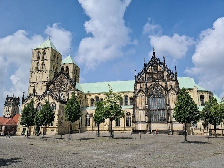 St.-Paulus-Dom - Münster - Germany - Booked ai
