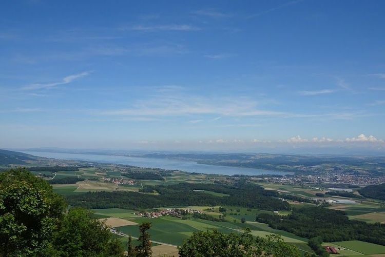 Lake Neuchâtel - Neuchâtel - Switzerland - Booked ai