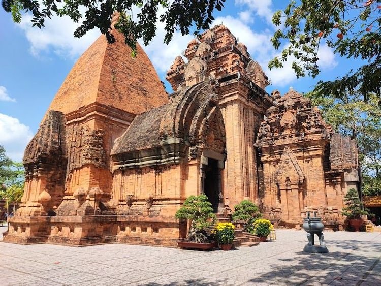 Po Nagar Temple - Nha Trang - Vietnam - Booked ai