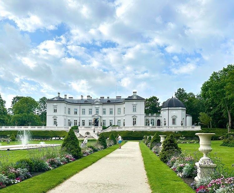 Palangos gintaro muziejus - Palanga - Lithuania - Booked ai