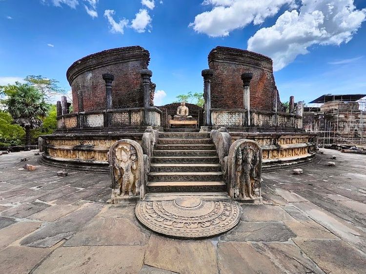 Vatadage - Polonnaruwa - Sri Lanka - Booked ai