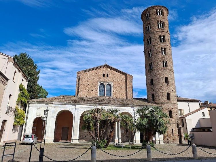 Basilica di Sant'Apollinare Nuovo - Ravenna - Italy - Booked ai