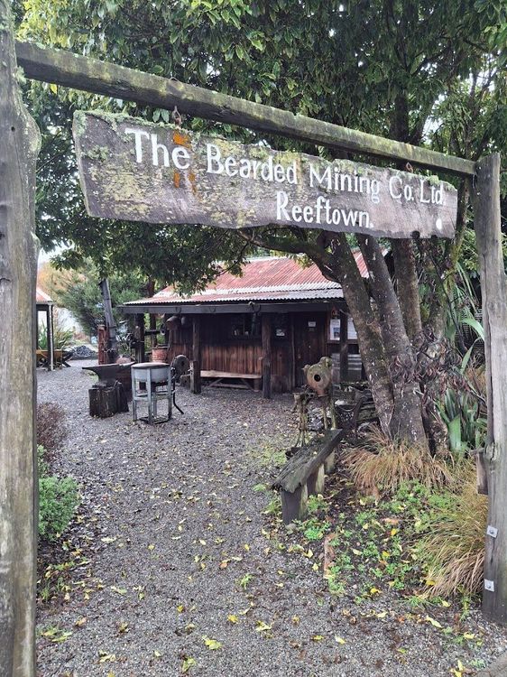 The Bearded Mining Co. Ltd. Reeftown - Reefton - New Zealand - Booked ai