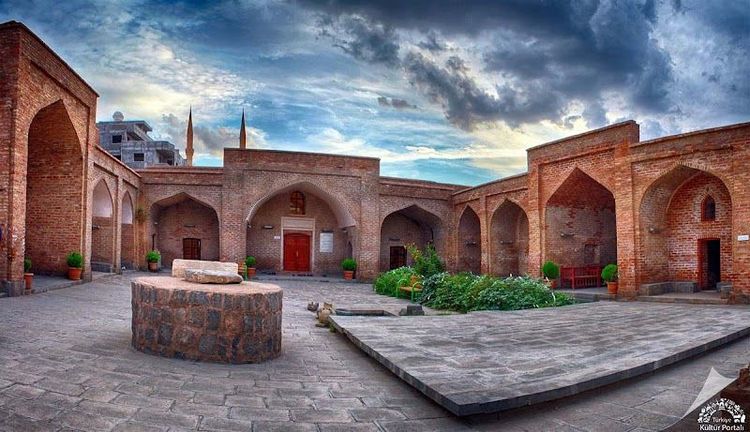 Kırmızı Medrese - Cizre - Turkey - Booked ai