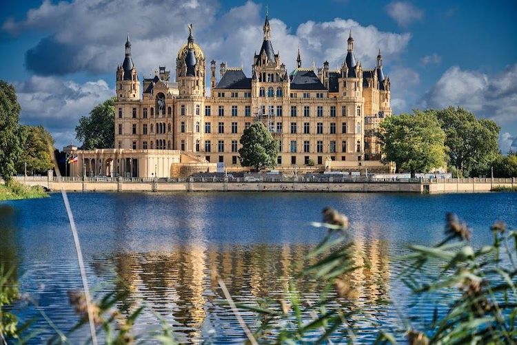Lake Schwerin - Schwerin - Germany - Booked ai