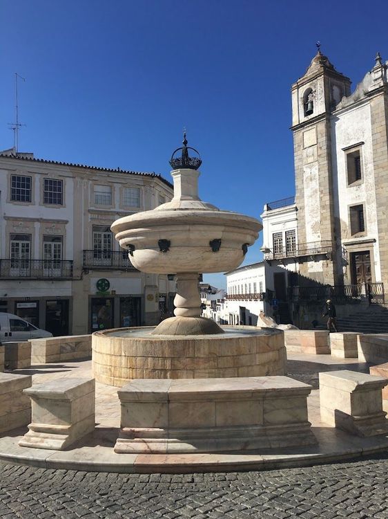 Giraldo Square Fountain - Evora - Portugal - Booked ai