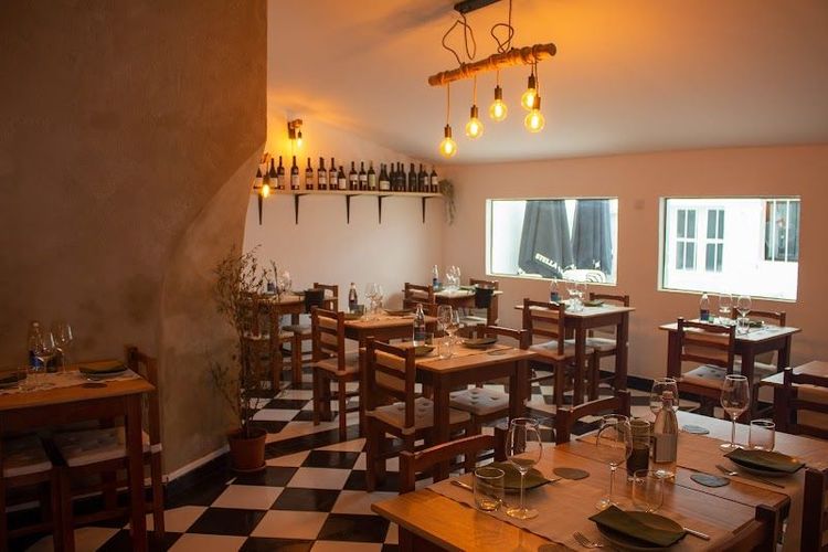 Lombardo Restaurant - Evora - Portugal - Booked ai