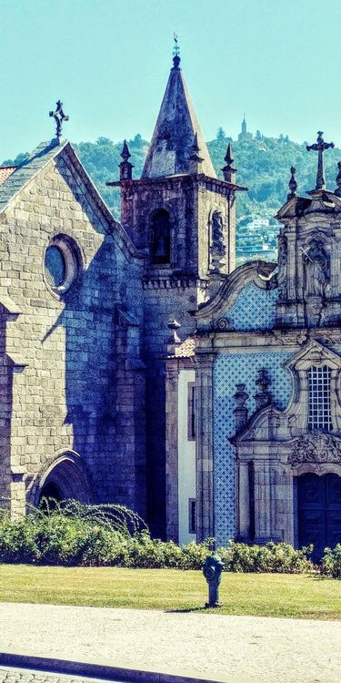 Holiday in Guimaraes, Portugal - Booked ai