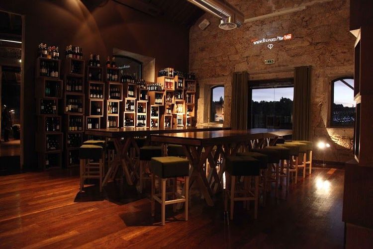 Cais da Villa Restaurant - Vila Real - Portugal - Booked ai